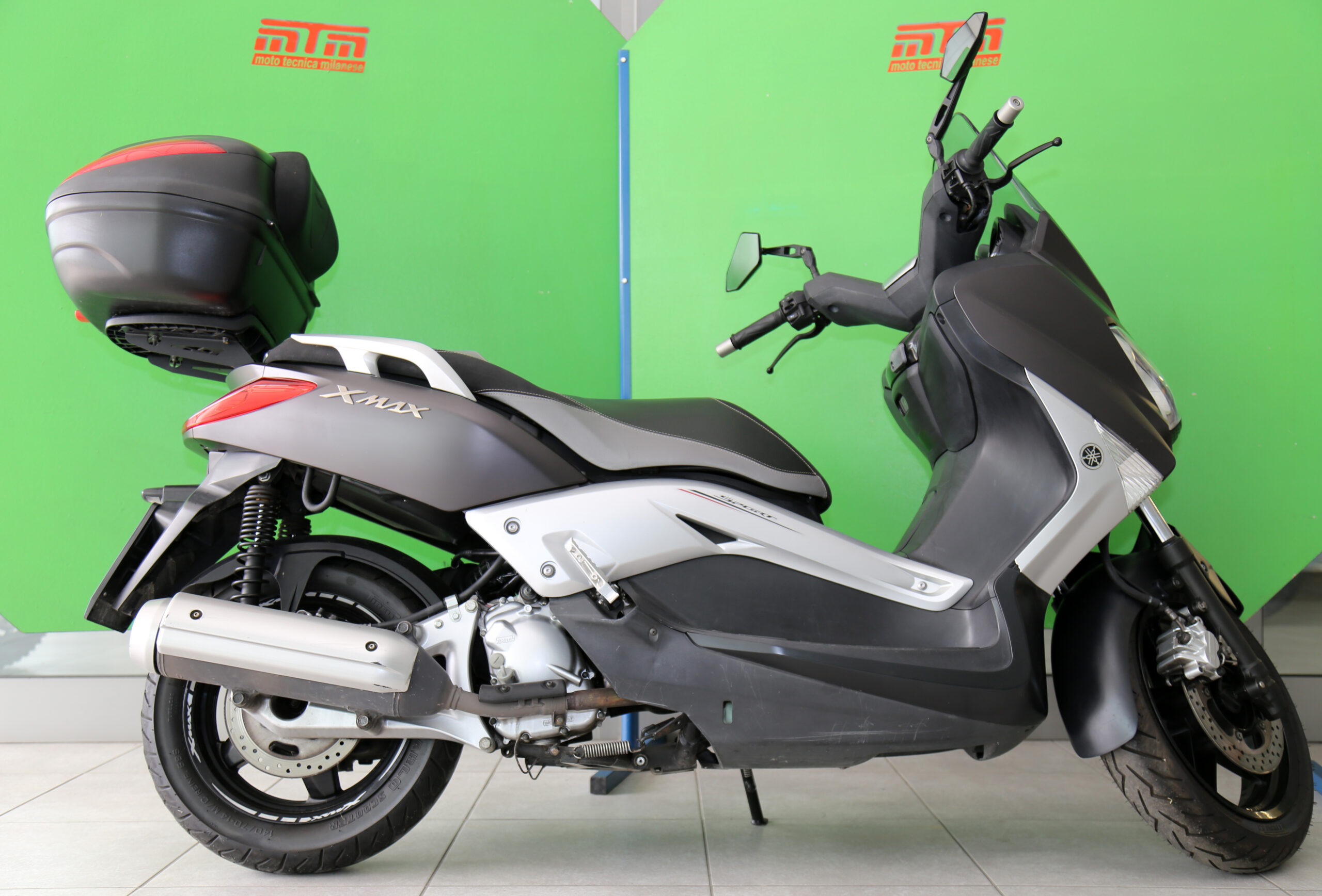 Yamaha X-Max 250